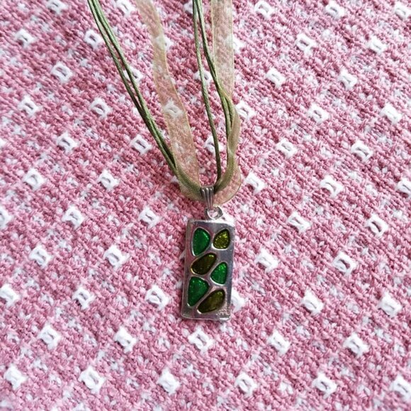 TWO ITEMS: Vintage Fashion Earrings & Necklace in Green - Picture 2 of 7